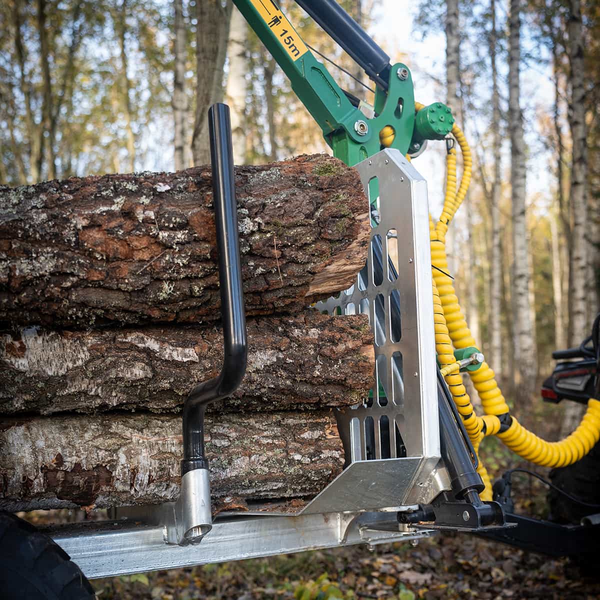 3 tonnin metsävaunu 4,2 m kuormaimella