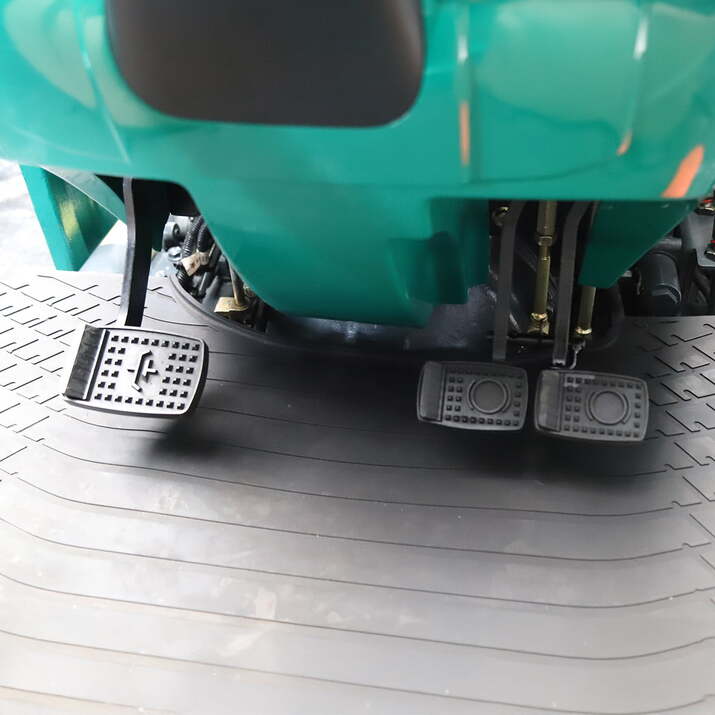 Kompaktitraktori Lovol 25 hv etukuormaajalla, ilman ohjaamoa 