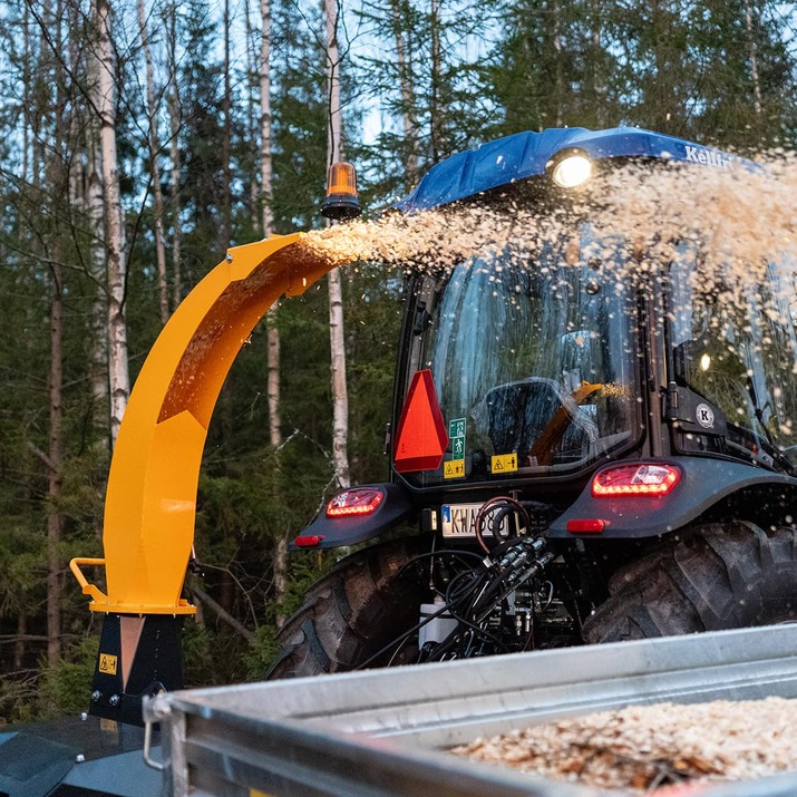 Haketin 150, jossa on hydraulinen syöttö