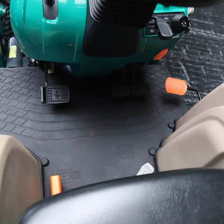 Kompaktitraktori Lovol 25 hv etukuormaajalla, ilman ohjaamoa 