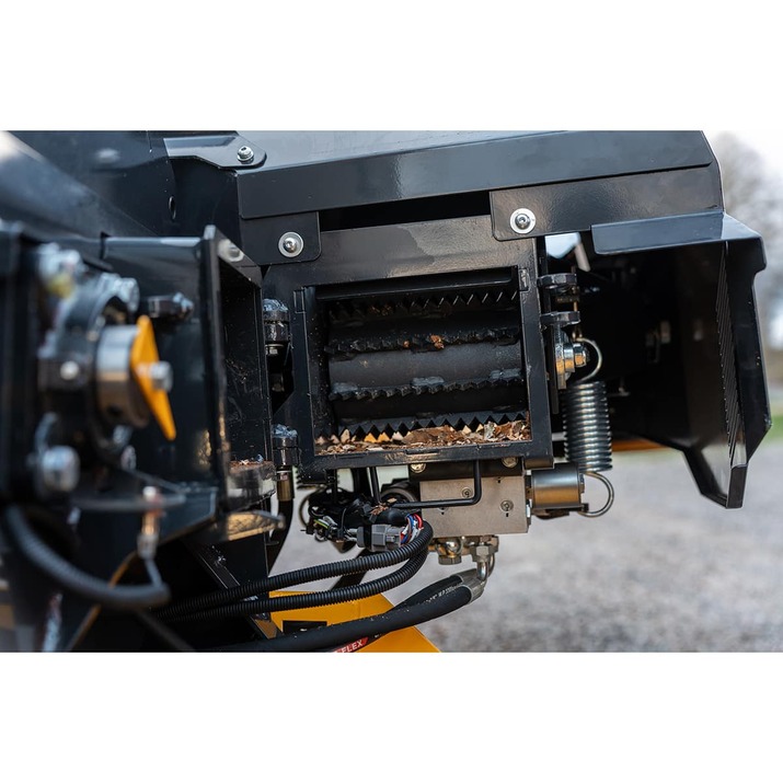 Haketin 150, jossa on hydraulinen syöttö