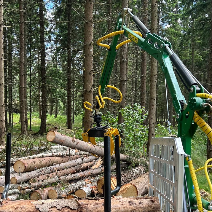 3 tonnin metsävaunu 4,2 m kuormaimella