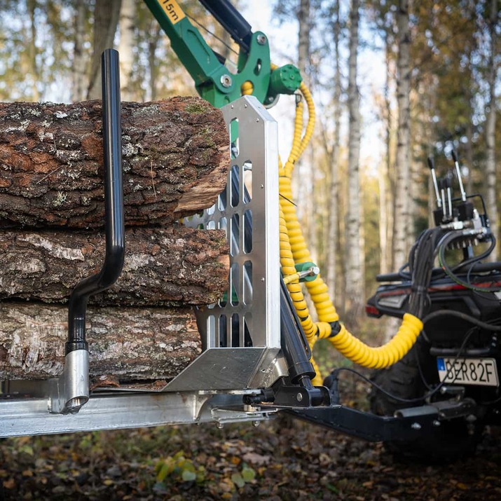 3 tonnin metsävaunu 4,2 m kuormaimella