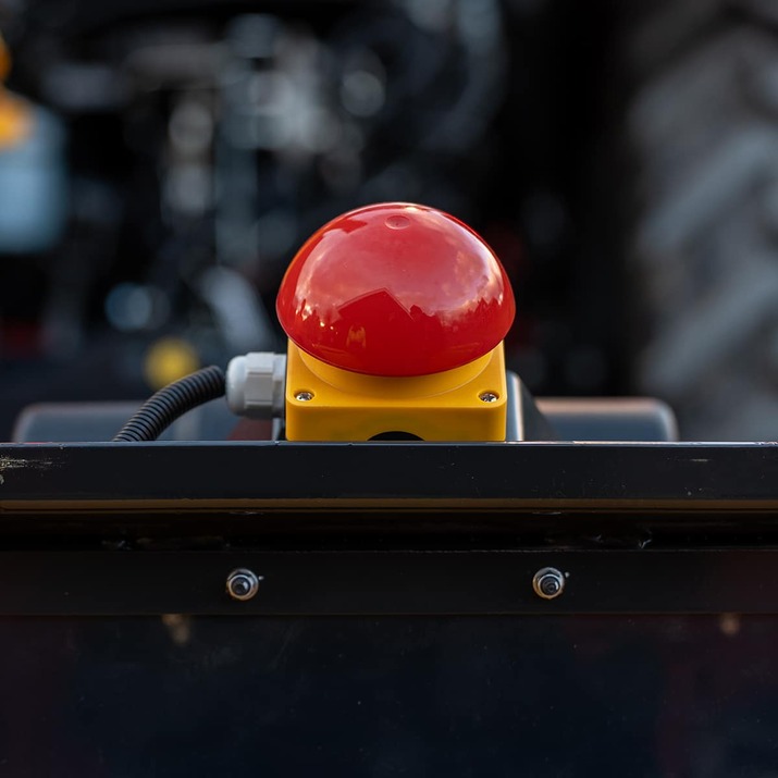 Haketin 150, jossa on hydraulinen syöttö