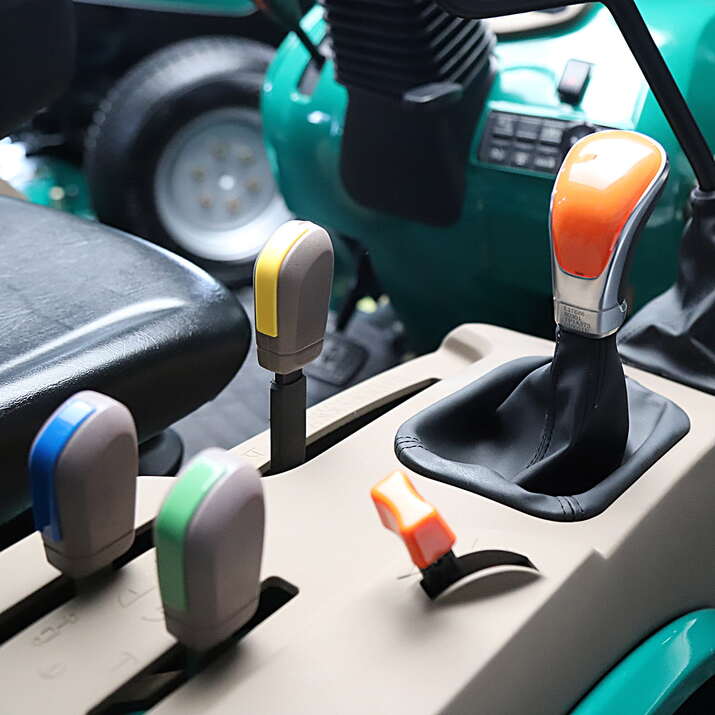 Kompaktitraktori Lovol 25 hv etukuormaajalla, ilman ohjaamoa 