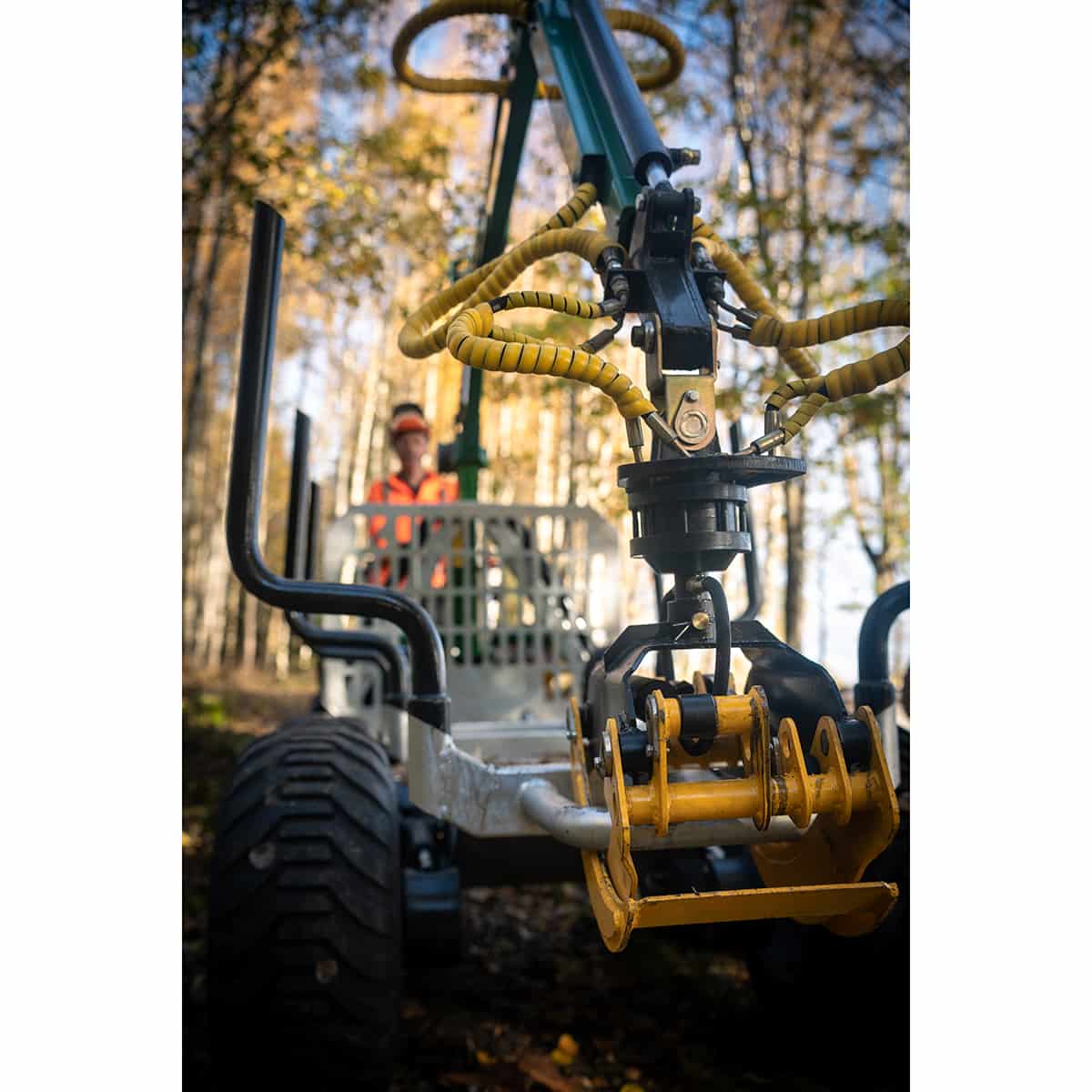 3 tonnin metsävaunu 4,2 m kuormaimella