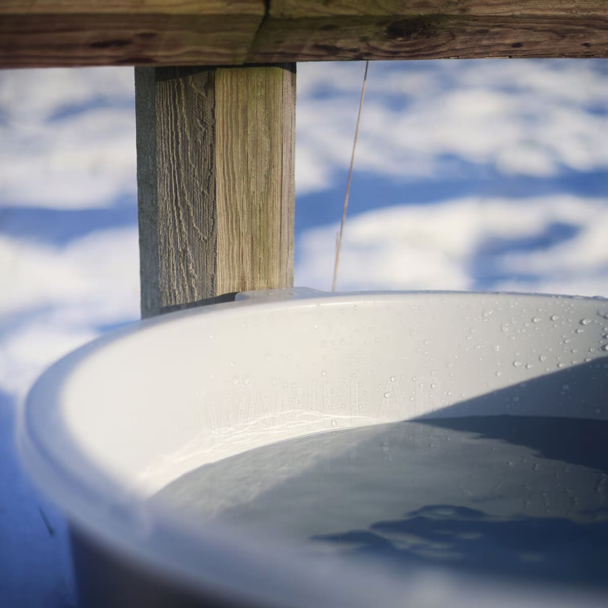 Lämmitettävä vesiastia pyöreä 45 litraa