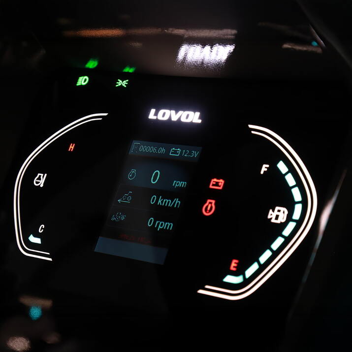 Kompaktitraktori Lovol 25 hv etukuormaajalla, ilman ohjaamoa 