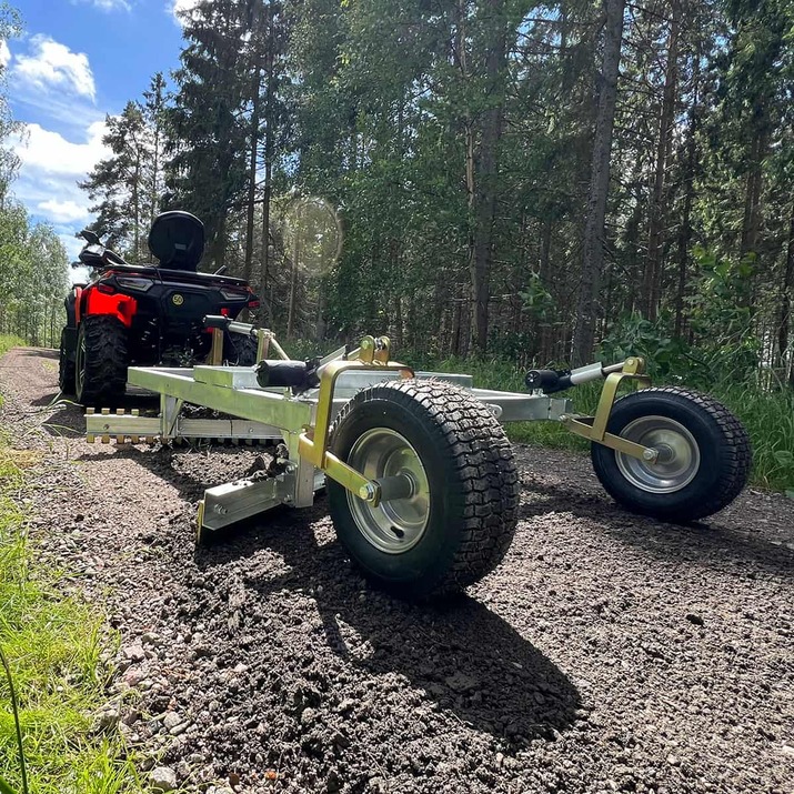 Mönkijän 3-teräinen tielana sähköisellä korkeussäädöllä