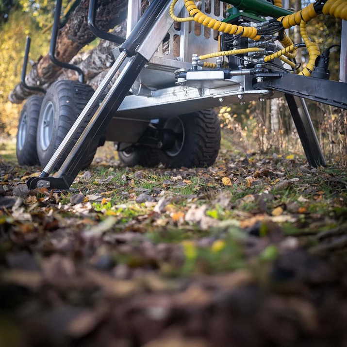 3 tonnin metsävaunu 4,2 m kuormaimella