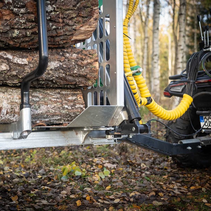 3 tonnin metsävaunu 4,2 m kuormaimella