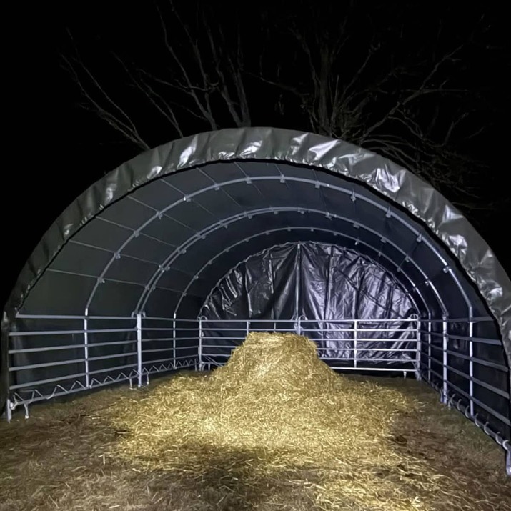 Tuulensuoja 6 x 6 m, sis. jaluskaarelliset aitaelementit