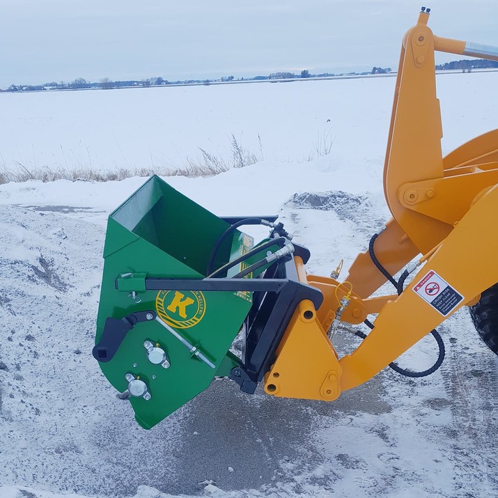 Adapteri hiekoittimeen Trima-kiinnikkeestä kolmipistekiinnitykseen