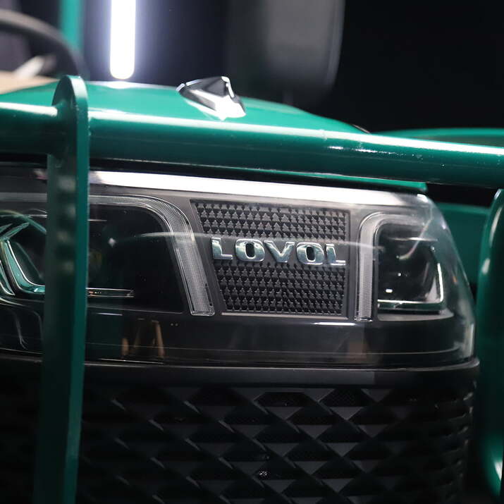 Kompaktitraktori Lovol 25 hv etukuormaajalla, ilman ohjaamoa 