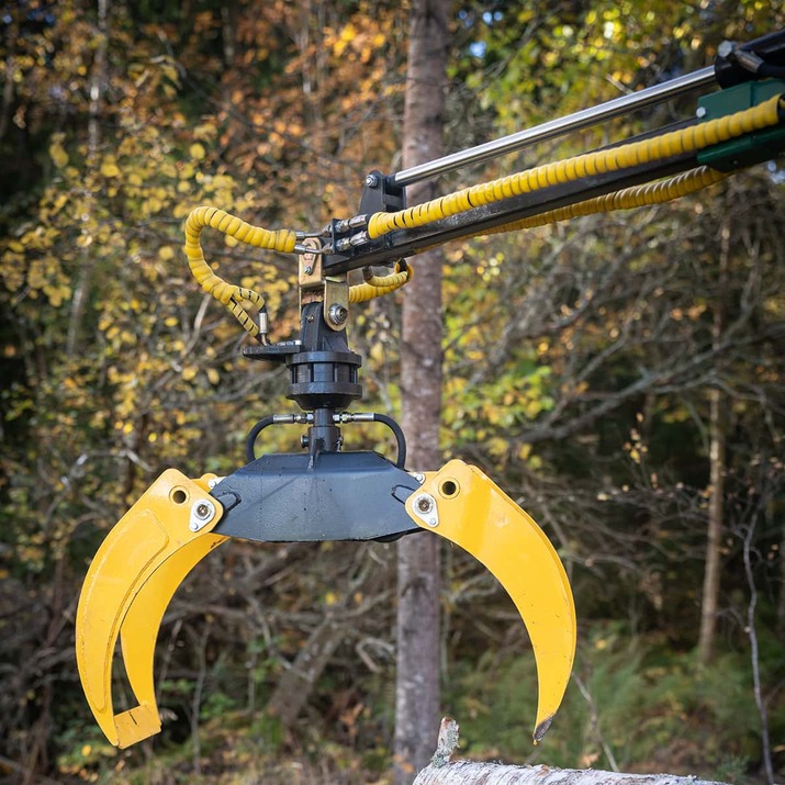 3 tonnin metsävaunu 4,2 m kuormaimella