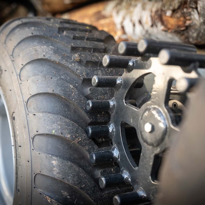 3 tonnin metsävaunu 4,2 m kuormaimella