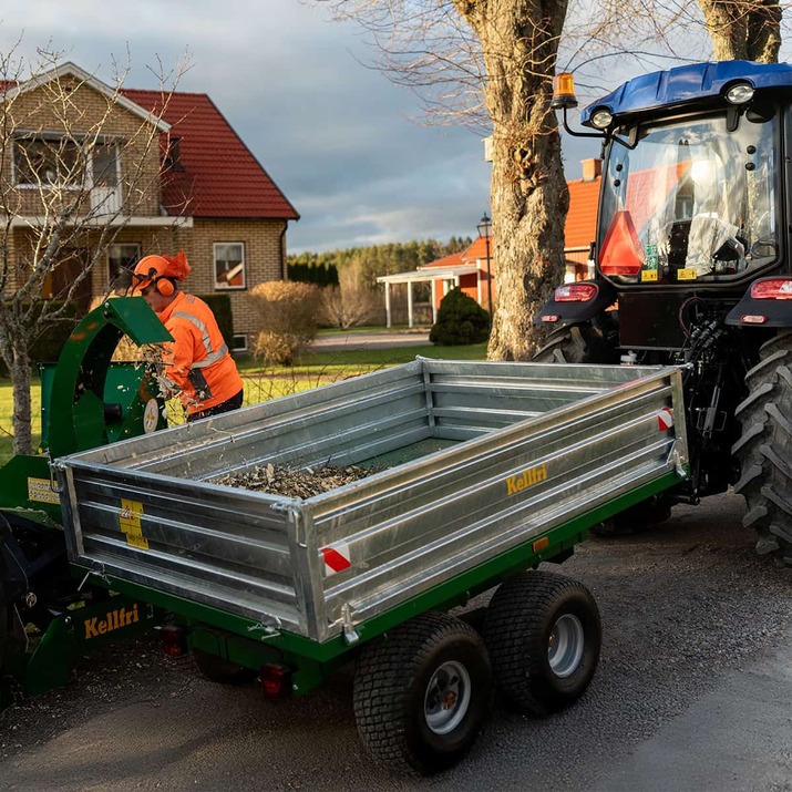 Sinkitty kippaava perävaunu 2,5 tonnia
