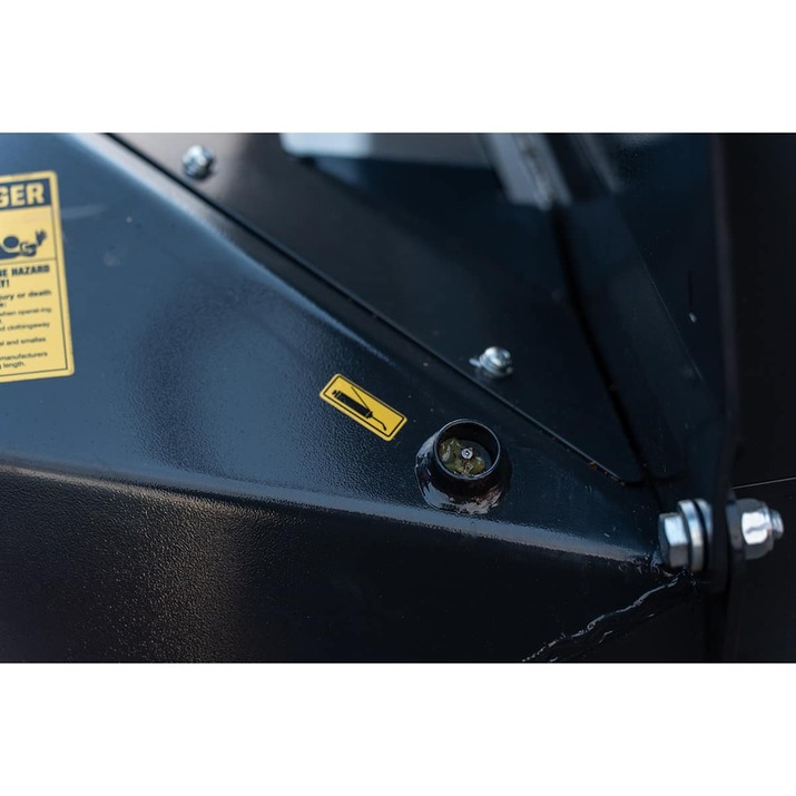 Haketin 150, jossa on hydraulinen syöttö