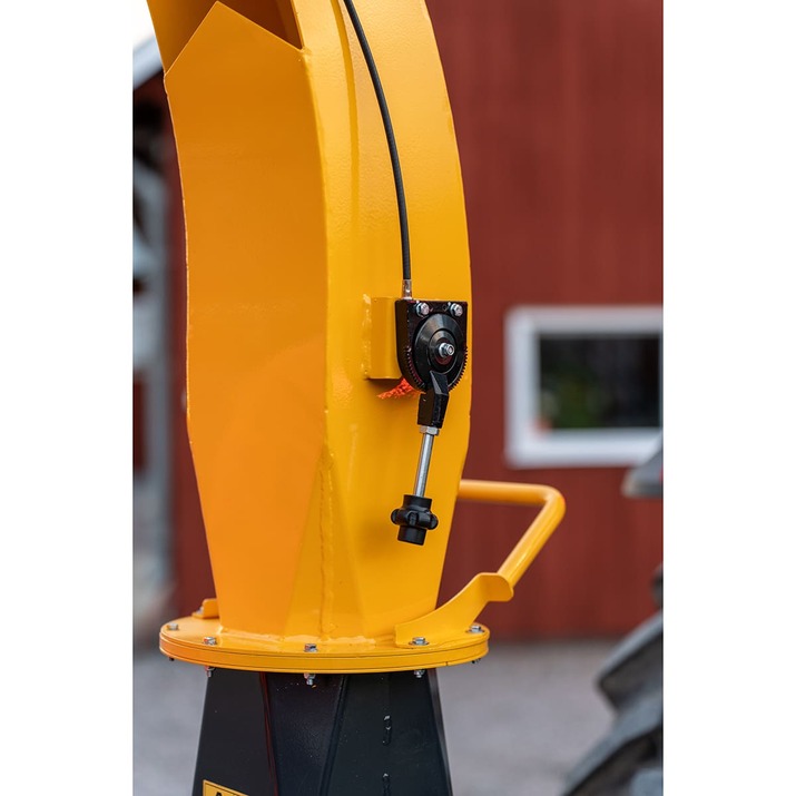 Haketin 150, jossa on hydraulinen syöttö