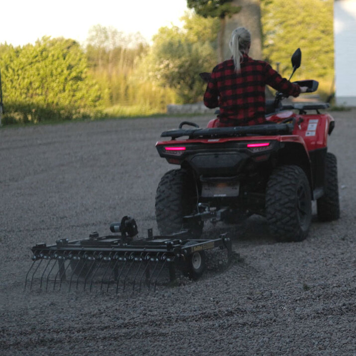 Pihaharava ATV säädettävä työkorkeus ja vetopiste