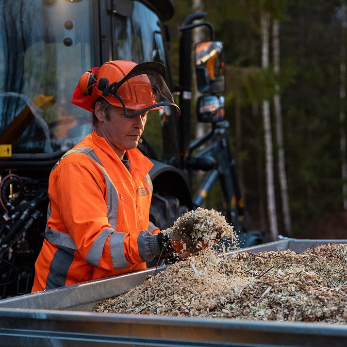 Haketin 150, jossa on hydraulinen syöttö