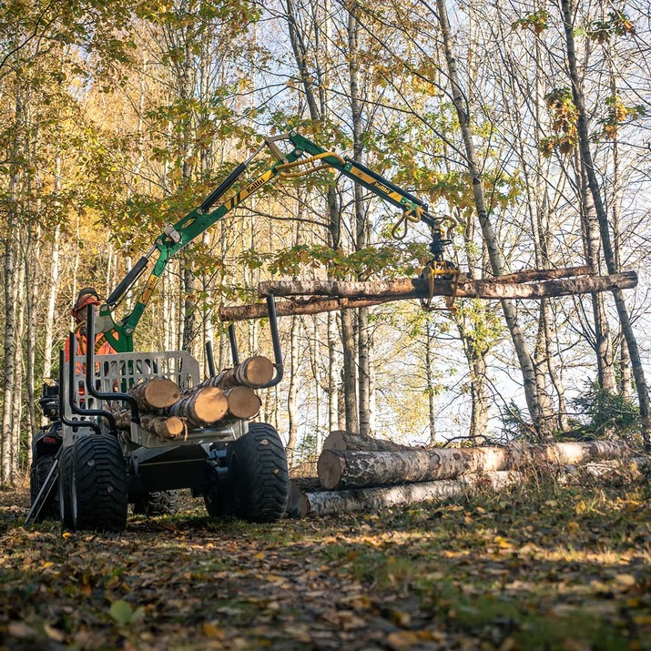 3 tonnin metsävaunu 4,2 m kuormaimella