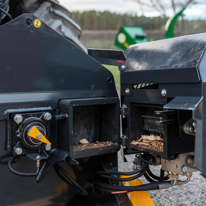 Haketin 150, jossa on hydraulinen syöttö