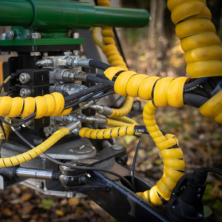 3 tonnin metsävaunu 4,2 m kuormaimella