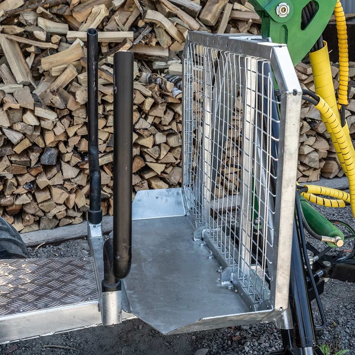 3 tonnin metsävaunu 4,2 m kuormaimella