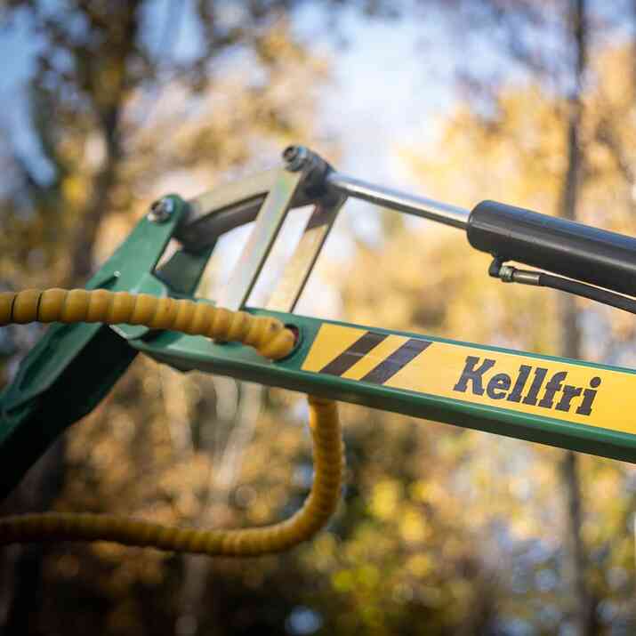 3 tonnin metsävaunu 4,2 m kuormaimella