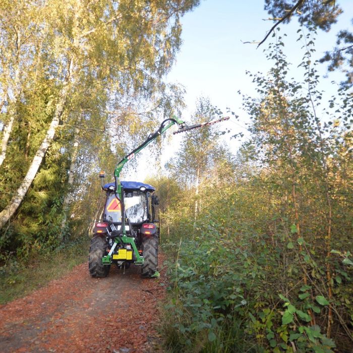 Pensasleikkuri kaksoispumpulla, 3-pistekiinnitys