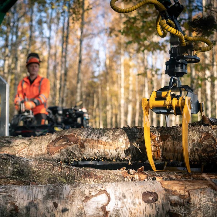 3 tonnin metsävaunu 4,2 m kuormaimella