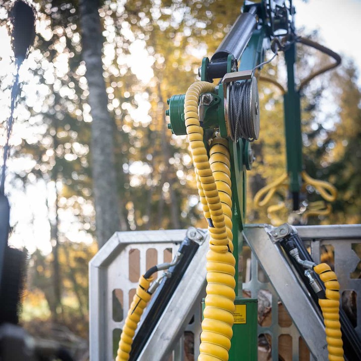 3 tonnin metsävaunu 4,2 m kuormaimella