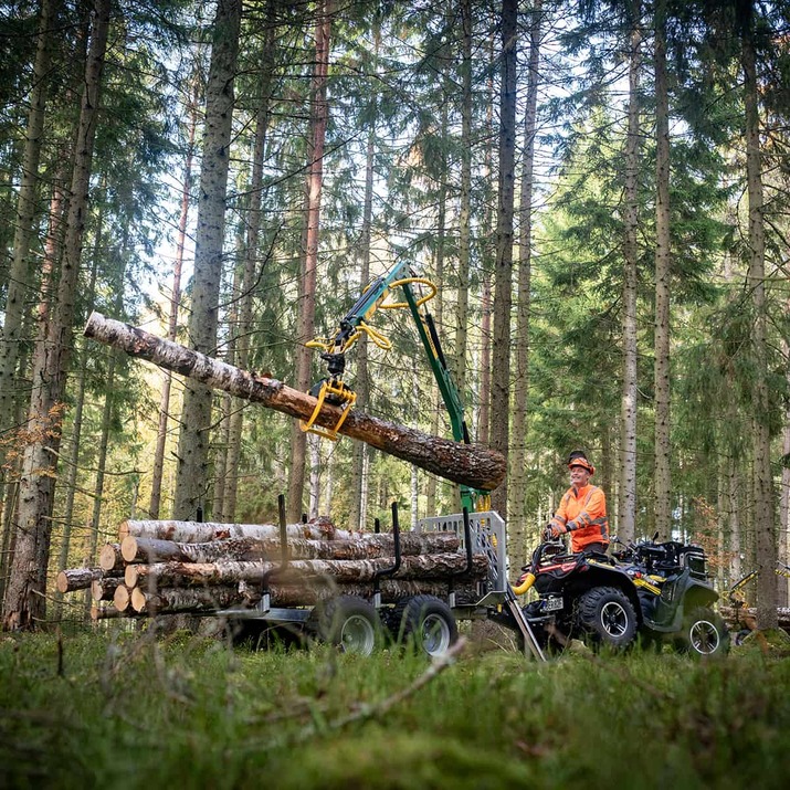 3 tonnin metsävaunu 4,2 m kuormaimella