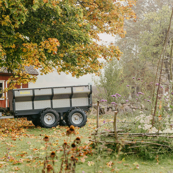 Sähköhydraulisella kipillä varustettu kippivaunu mönkijän, 1420 kg