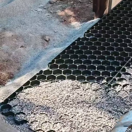 Maavahvistusmatto muovia 1 m²