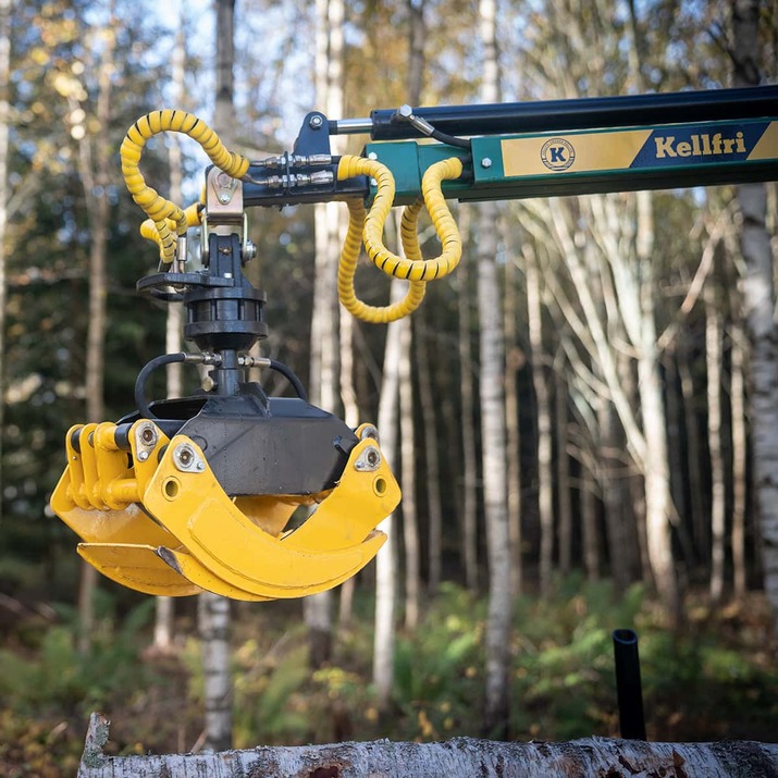 3 tonnin metsävaunu 4,2 m kuormaimella