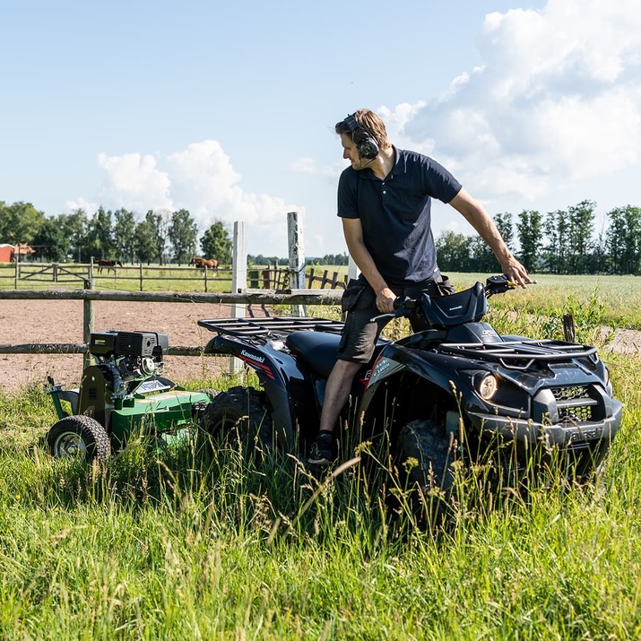 Luukulla varustettu ATV-leikkuri, 1,2 m, 15 hv