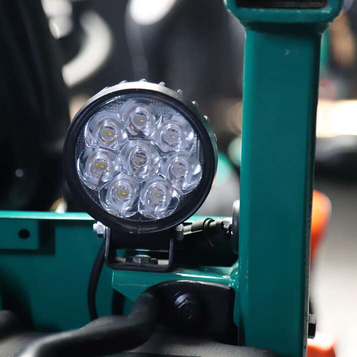 Kompaktitraktori Lovol 25 hv etukuormaajalla, ilman ohjaamoa 