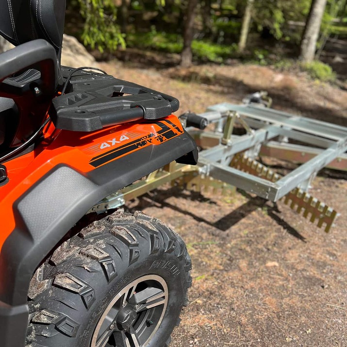 Mönkijän 3-teräinen tielana sähköisellä korkeussäädöllä