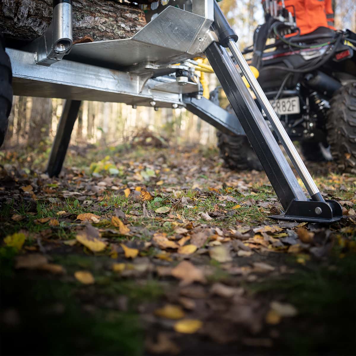 3 tonnin metsävaunu 4,2 m kuormaimella