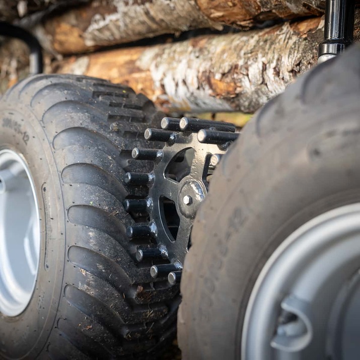 3 tonnin metsävaunu 4,2 m kuormaimella