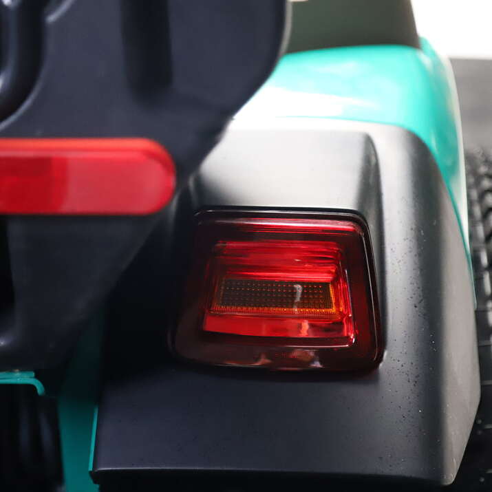 Kompaktitraktori Lovol 25 hv etukuormaajalla, ilman ohjaamoa 