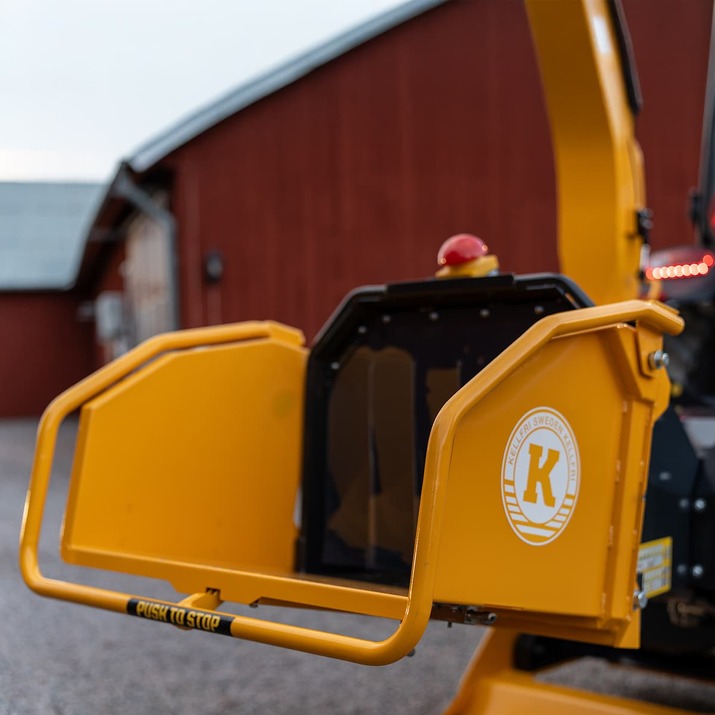 Haketin 150, jossa on hydraulinen syöttö