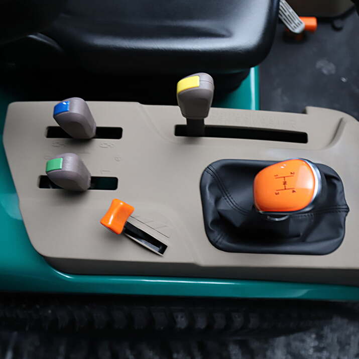 Kompaktitraktori Lovol 25 hv etukuormaajalla, ilman ohjaamoa 