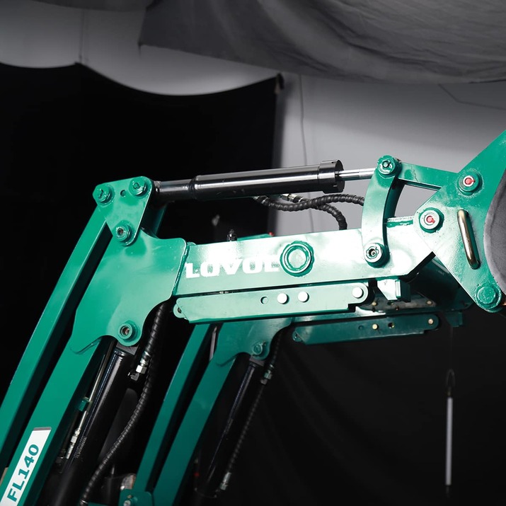 Kompaktitraktori Lovol 25 hv etukuormaajalla, ilman ohjaamoa 