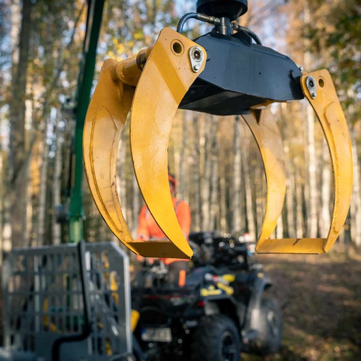 3 tonnin metsävaunu 4,2 m kuormaimella