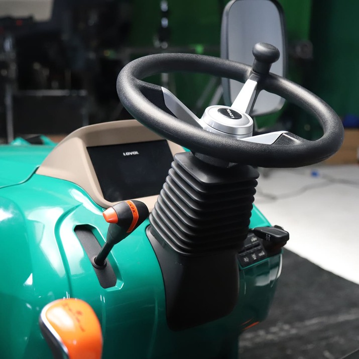 Kompaktitraktori Lovol 25 hv etukuormaajalla, ilman ohjaamoa 