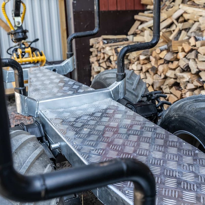3 tonnin metsävaunu 4,2 m kuormaimella