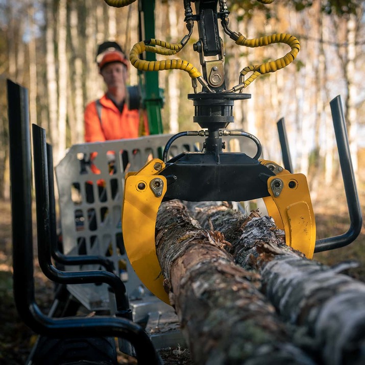 3 tonnin metsävaunu 4,2 m kuormaimella